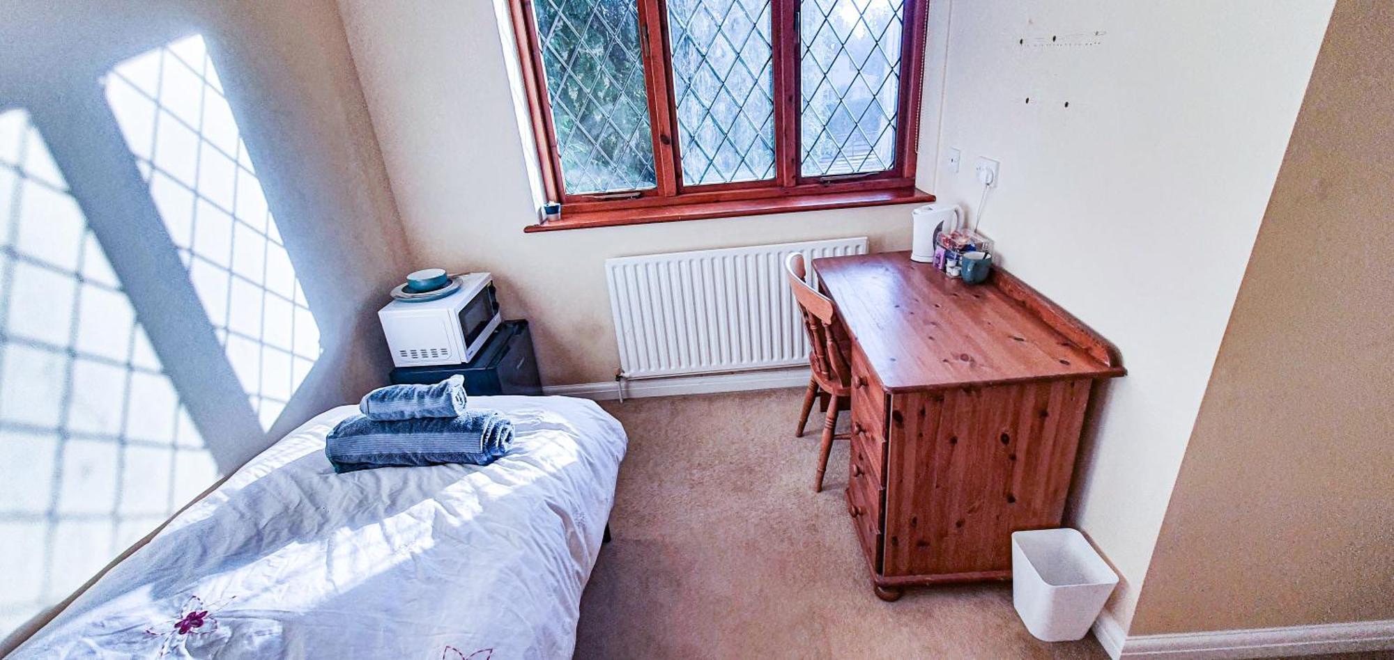 Old Slade Cottage - Train To London 30Mins, Heathrow 15Mins Away,Free Parking - En-Suit Rooms West Drayton  Номер фото